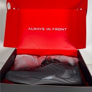 TYR men’s CXT-1 Trainer. Size 9.5-men’s/11 women’s. NIB. Never worn.